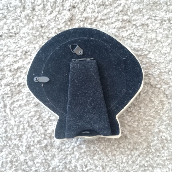 Seashell Picture Frame - Picture 2 of 5